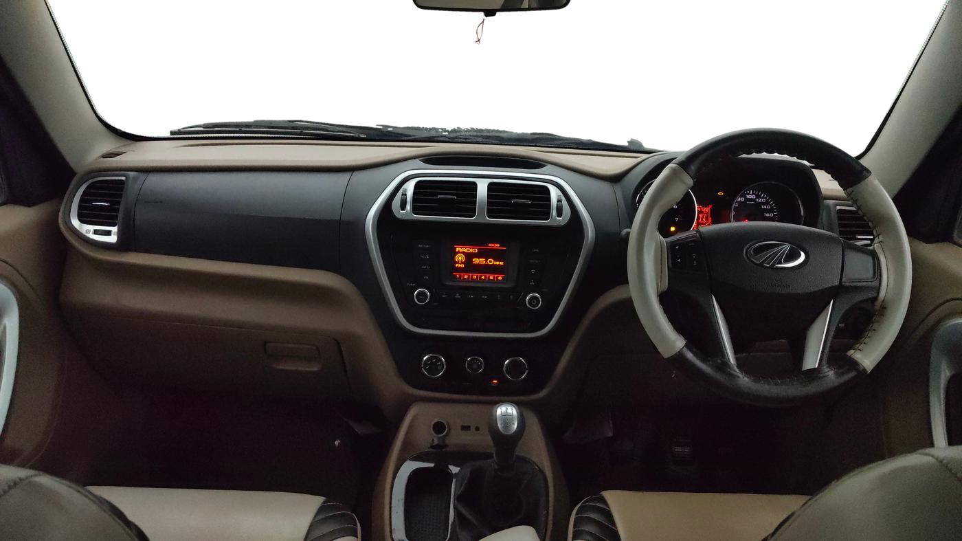 2016 Mahindra TUV300 T8, Diesel, Manual, 48,734 km, Dashboard