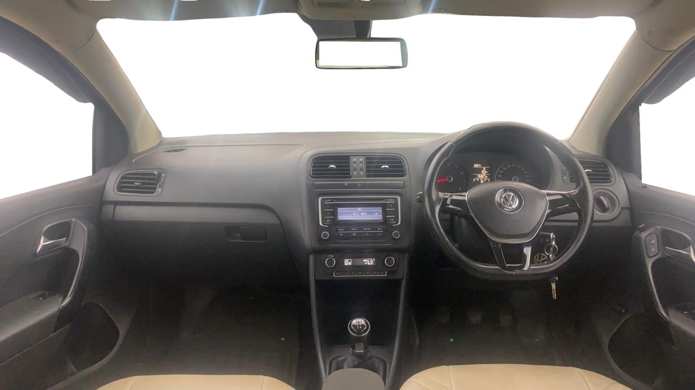 2015 Volkswagen Vento COMFORTLINE 1.6, Petrol, Manual, 45,335 km, Dashboard