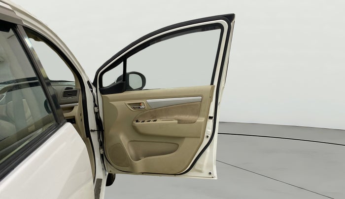 2015 Maruti Ertiga VXI CNG, CNG, Manual, 54,247 km, RHS Front Door