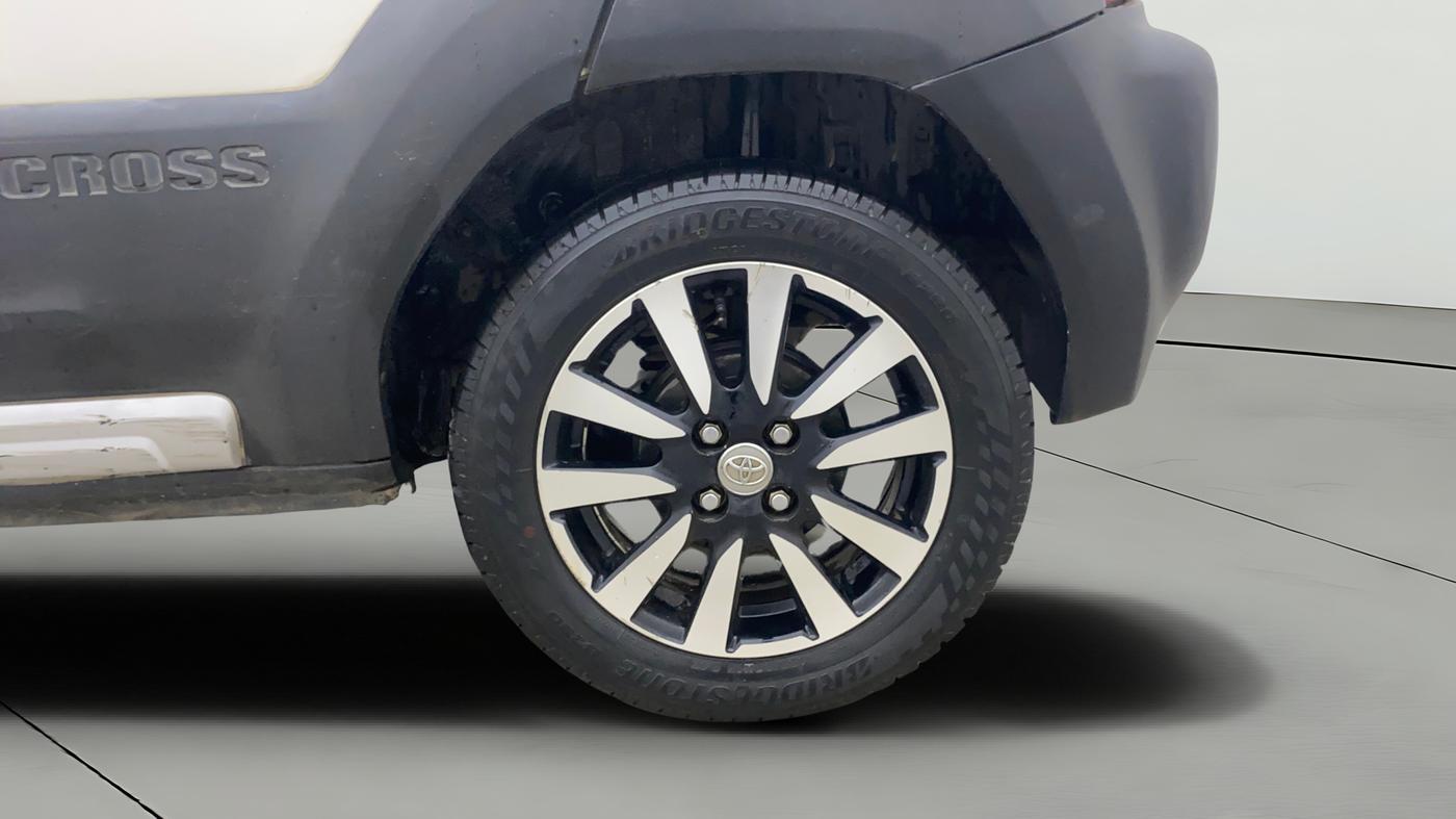 2014 Toyota Etios CROSS 1.4 VD, Diesel, Manual, 73,802 km, Left Rear Wheel