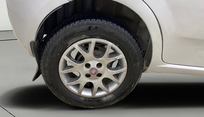 2014 Fiat Grand Punto EMOTION PACK 1.3 90 HP, Diesel, Manual, 1,18,443 km, Right Rear Wheel