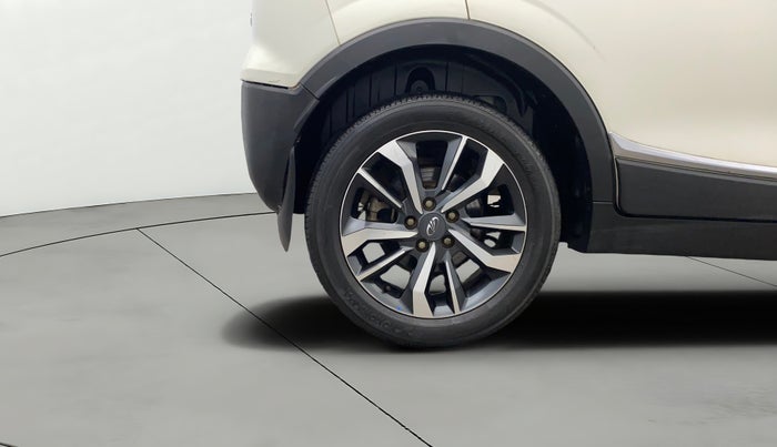 2021 Mahindra XUV300 W8 (O) 1.5 DIESEL AMT, Diesel, Automatic, 79,822 km, Right Rear Wheel