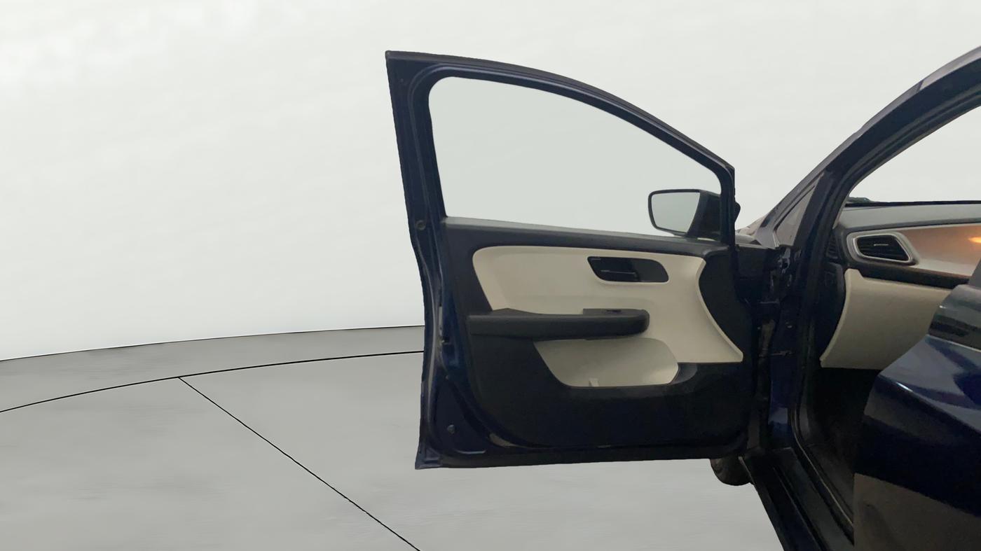 2024 Tata ALTROZ XM PLUS PETROL, Petrol, Manual, 31,608 km, LHS Front Door