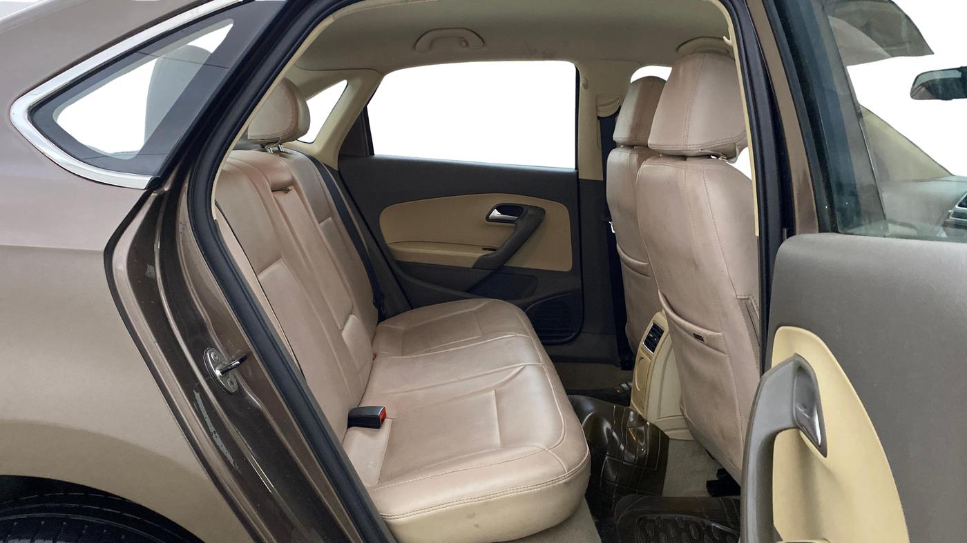 2015 Volkswagen Vento HIGHLINE 1.6 MPI, Petrol, Manual, 51,304 km, Right Side Rear Door Cabin