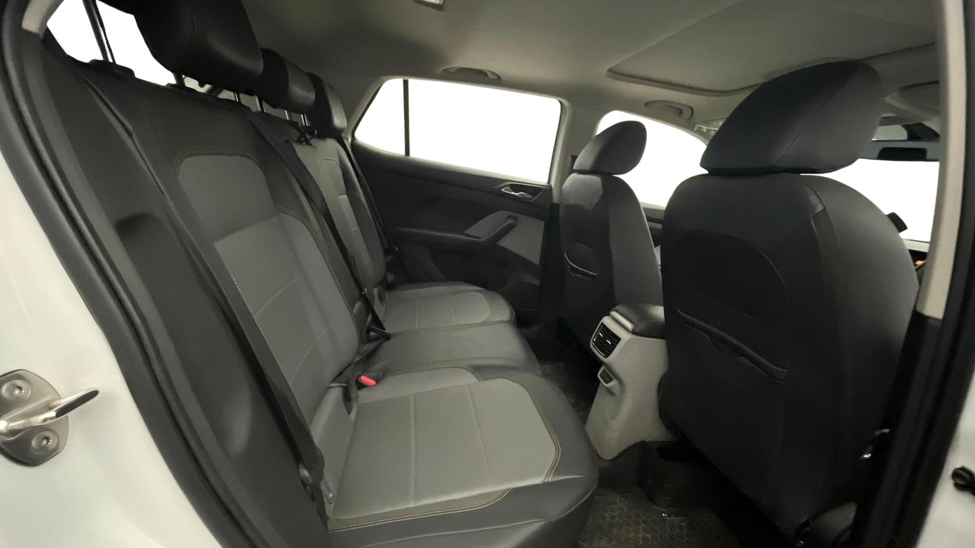 2021 Skoda KUSHAQ STYLE 1.0L TSI MT, Petrol, Manual, 73,194 km, Right Side Rear Door Cabin