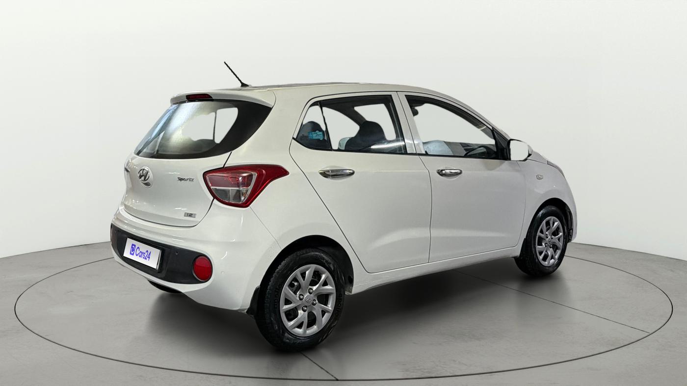 2017 Hyundai Grand i10 SPORTZ 1.2 KAPPA VTVT, Petrol, Manual, 55,669 km, Right Back Diagonal