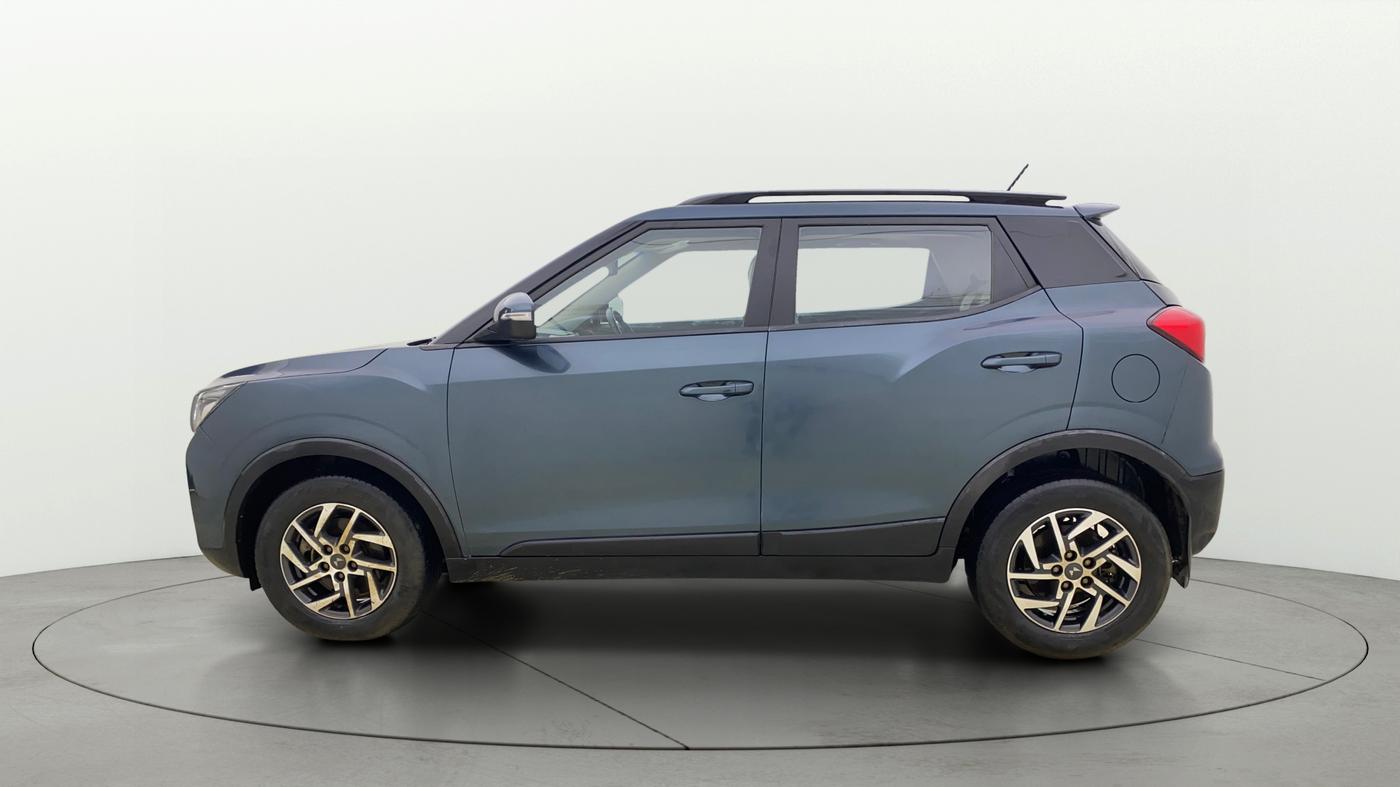 2023 Mahindra XUV300 W8 (O) 1.5 DIESEL AMT, Diesel, Automatic, 45,135 km, Left Side