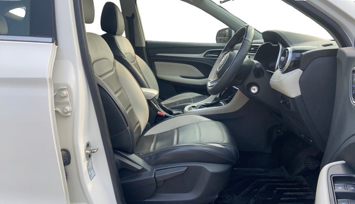 2022 MG ASTOR SUPER 1.5 CVT, Petrol, Automatic, 24,114 km, Right Side Front Door Cabin