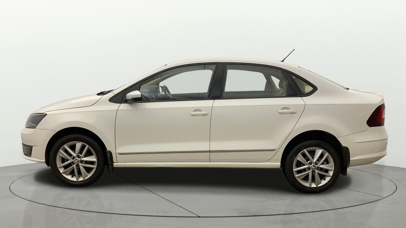 2019 Skoda Rapid STYLE 1.6 MPI AT, Petrol, Automatic, 67,852 km, Left Side