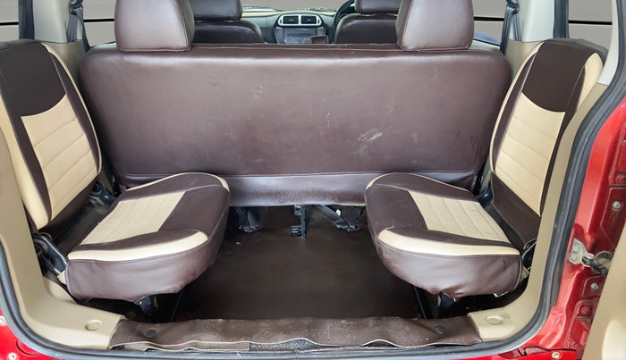 2017 Mahindra TUV300 T8, Diesel, Manual, 50,574 km, Boot Open Zoomed View