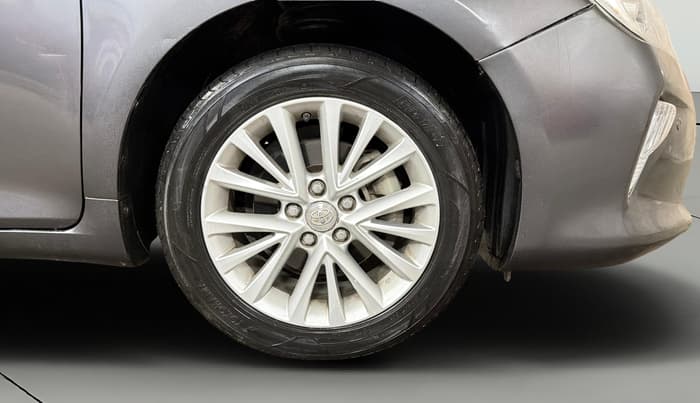 2017 Toyota Camry HYBRID, Hybrid, Automatic, 68,059 km, Right Front Wheel
