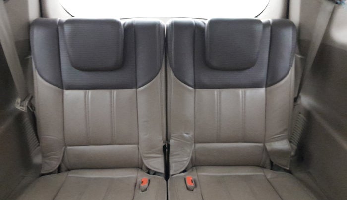 2013 Mahindra XUV500 W8, Diesel, Manual, 96,731 km, Third Seat Row ( optional )