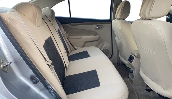 2019 Maruti Ciaz DELTA 1.5 SHVS MT PETROL, Petrol, Manual, 43,265 km, Right Side Rear Door Cabin