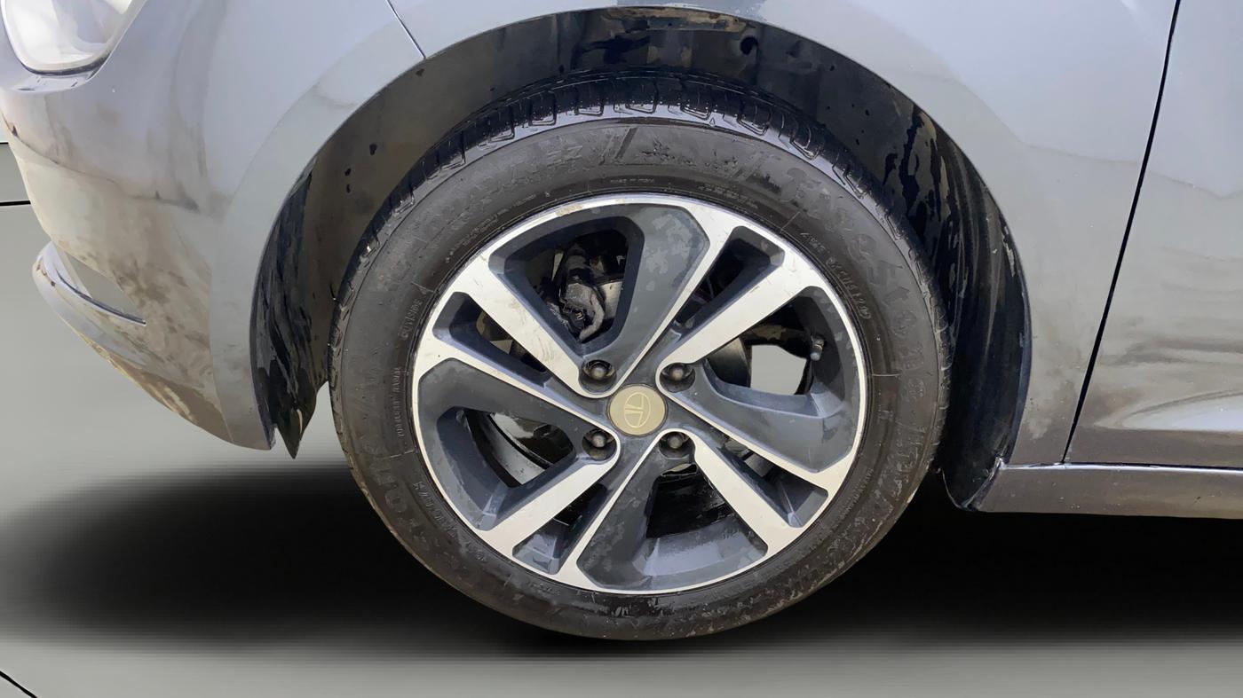 2020 Tata ALTROZ XZ PETROL, Petrol, Manual, 84,233 km, Left Front Wheel