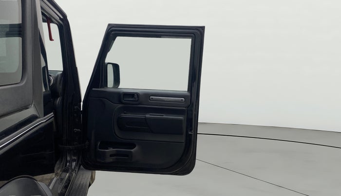 2022 Mahindra Thar LX PETROL HT 4WD AT, Petrol, Automatic, 60,639 km, RHS Front Door