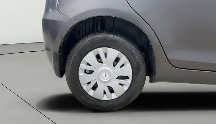 2015 Maruti Swift VXI, Petrol, Manual, 28,712 km, Right Rear Wheel