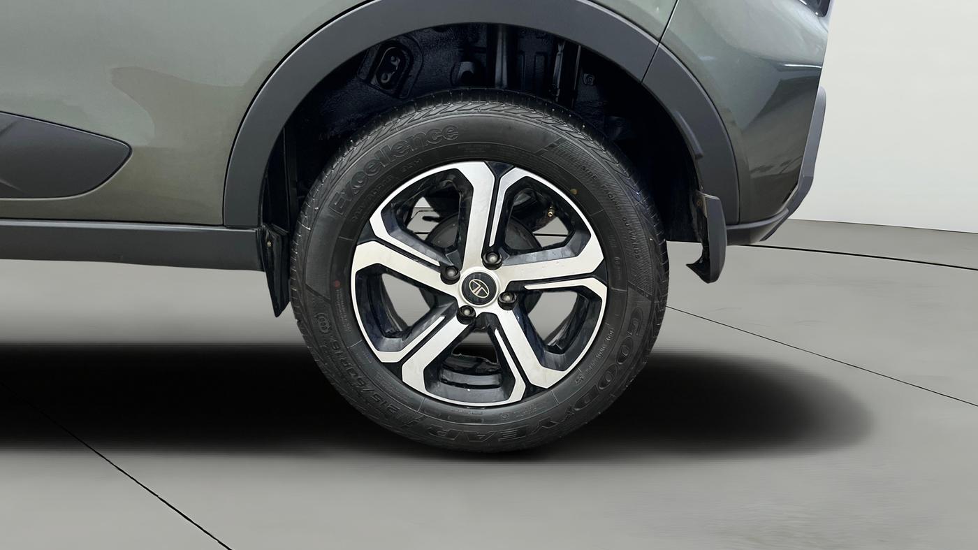 2022 Tata NEXON XZA PLUS SUNROOF PETROL, Petrol, Automatic, 29,069 km, Left Rear Wheel
