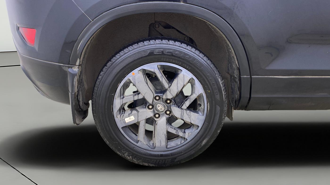 2022 Tata Harrier XZA PLUS 2.0L, Diesel, Automatic, 47,742 km, Right Rear Wheel