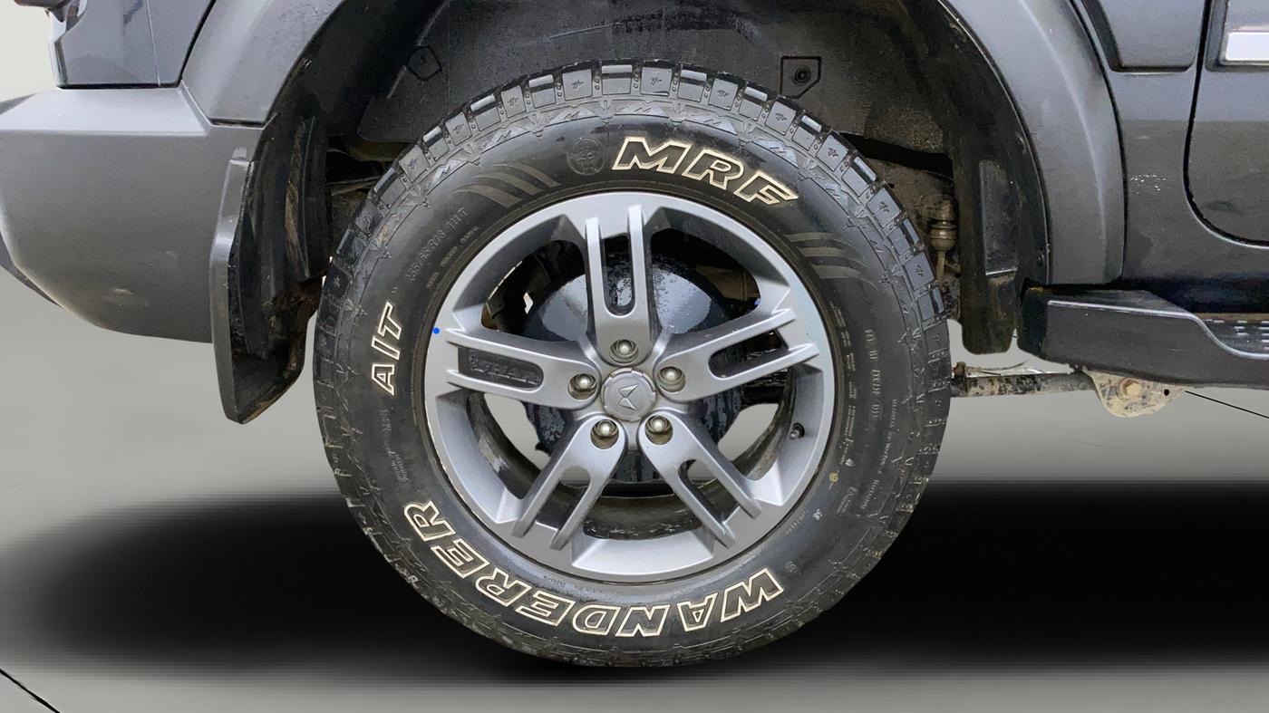 2023 Mahindra Thar LX P 2WD AT HT, Petrol, Automatic, 35,249 km, Right Rear Wheel