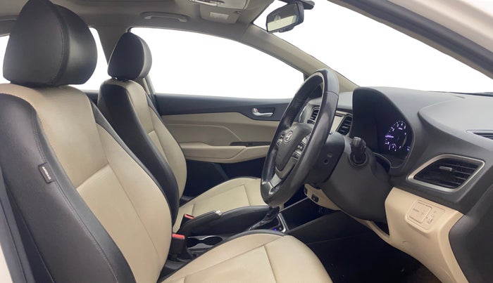 2017 Hyundai Verna 1.6 VTVT SX (O) AT, Petrol, Automatic, 39,750 km, Right Side Front Door Cabin