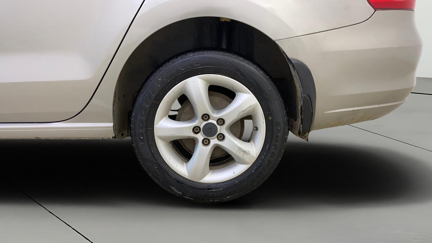 2013 Skoda Rapid AMBITION 1.6 MPI MT PLUS, Petrol, Manual, 66,030 km, Left Rear Wheel