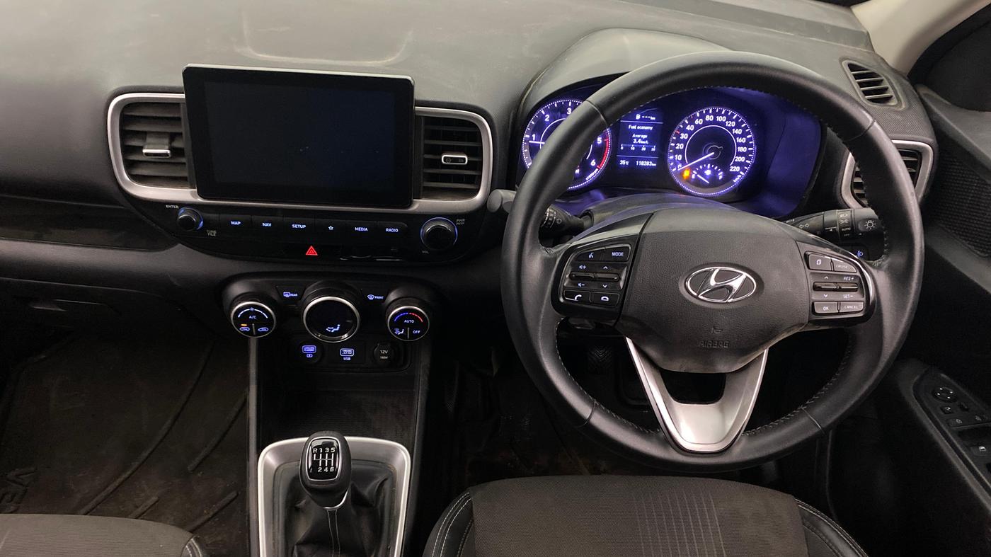 2019 Hyundai VENUE SX(O) 1.4 CRDI, Diesel, Manual, 1,18,278 km, Steering Wheel Close Up