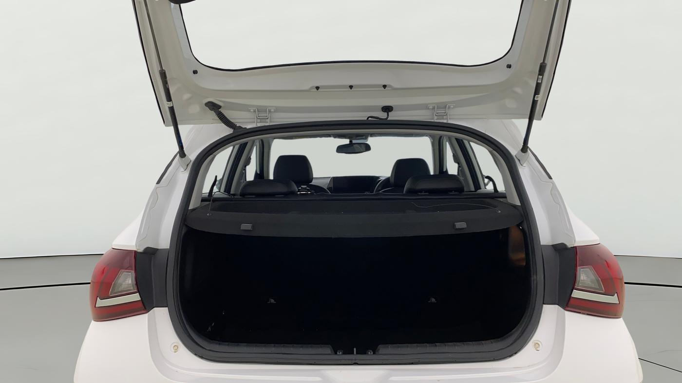 2025 Hyundai NEW I20 ASTA (O) 1.2 IVT, Petrol, Automatic, 16,681 km, Boot Open Zoomed View