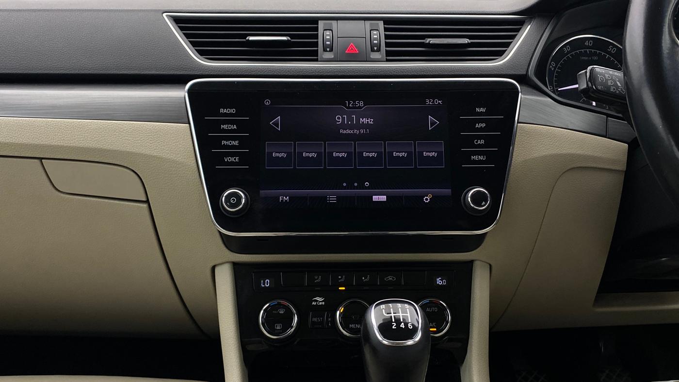 2018 Skoda Superb STYLE 1.8 TSI MT, Petrol, Manual, 86,410 km, Air Conditioner