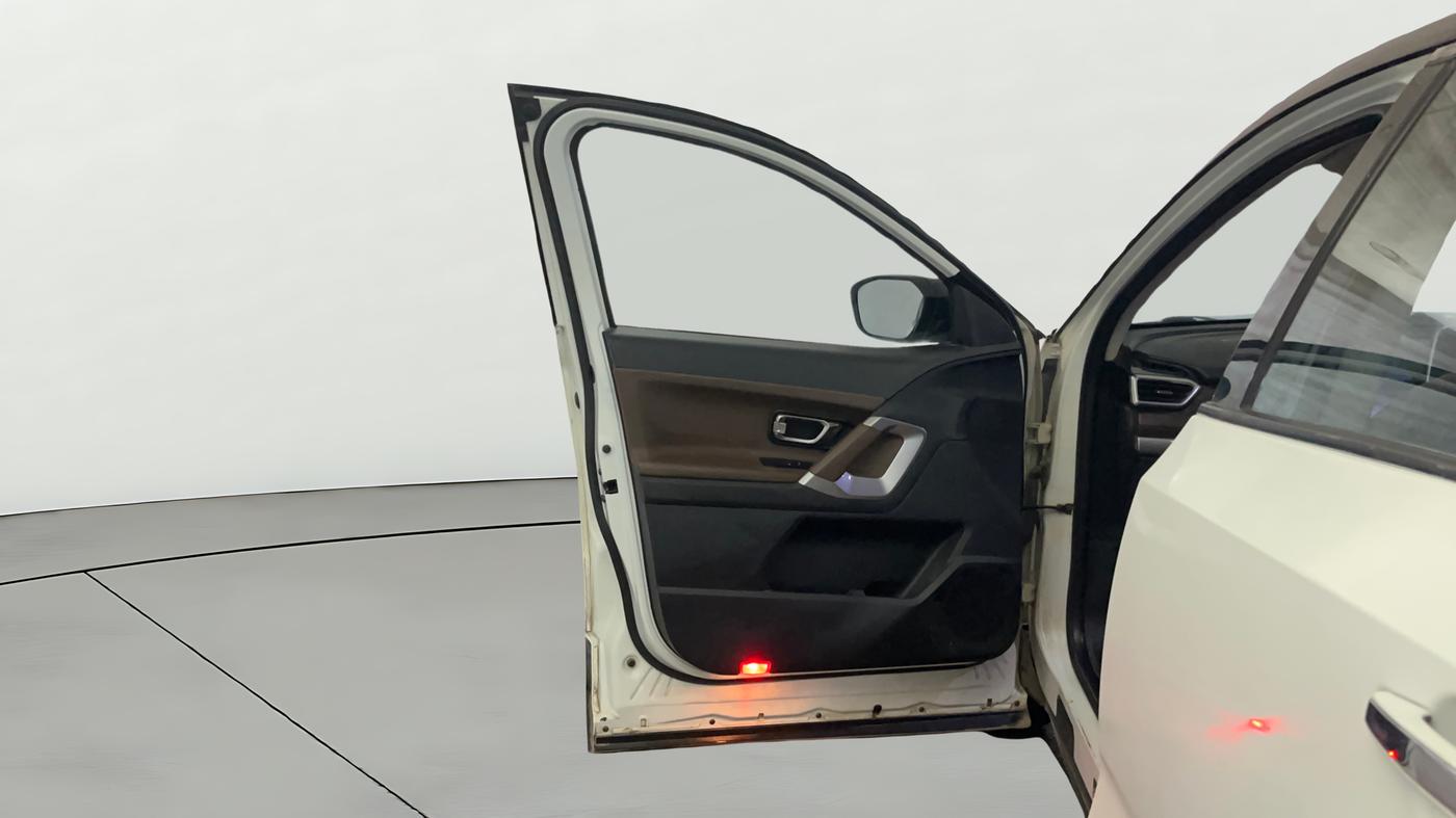 2022 Tata Harrier XZA PLUS 2.0L, Diesel, Automatic, 1,14,866 km, LHS Front Door