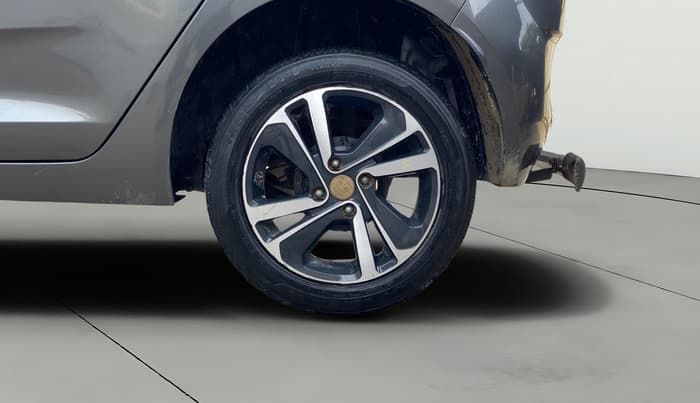 2022 Tata ALTROZ XZ PETROL, Petrol, Manual, 24,698 km, Left Rear Wheel