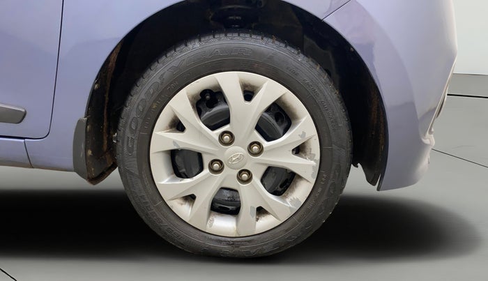 2015 Hyundai Grand i10 SPORTZ 1.1 CRDI, Diesel, Manual, 96,415 km, Right Front Wheel