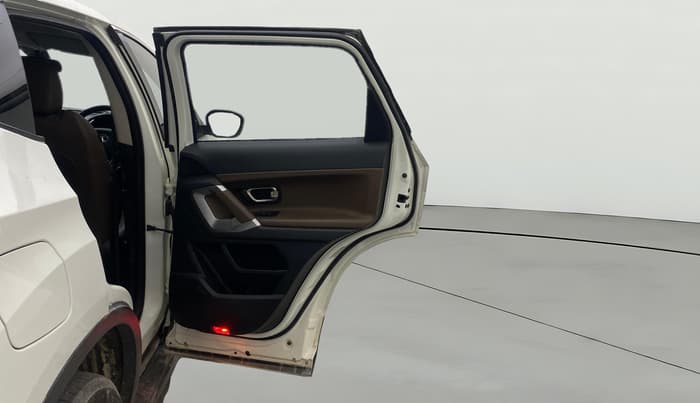 2022 Tata Harrier XZ SUNROOF 2.0L, Diesel, Manual, 60,425 km, RHS Rear Door
