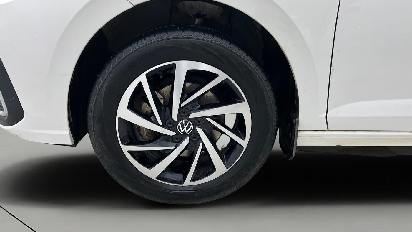 2023 Volkswagen VIRTUS TOPLINE TSI 1.0 MT, Petrol, Manual, 30,202 km, Left Front Wheel