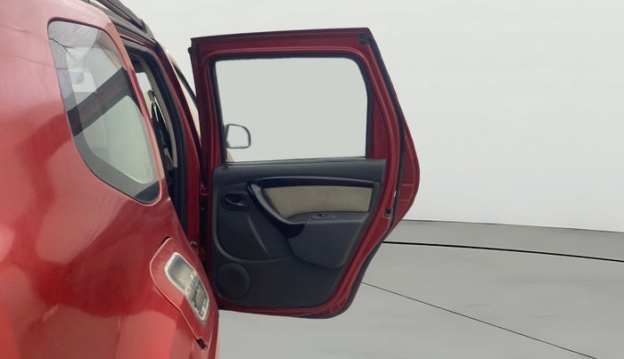 2015 Renault Duster 85 PS RXL DIESEL, Diesel, Manual, 1,18,559 km, RHS Rear Door