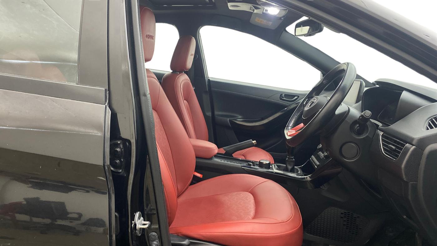 2023 Tata NEXON XZ PLUS LUX SUNROOF RED DARK PETROL, Petrol, Manual, 46,390 km, Right Side Front Door Cabin