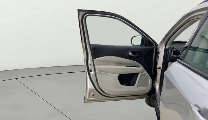 2017 Jeep Compass LIMITED 2.0 DIESEL 4X4, Diesel, Manual, 66,425 km, LHS Front Door