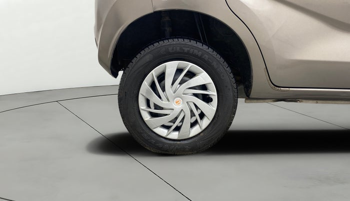 2017 Datsun Redi Go T (O), Petrol, Manual, 77,322 km, Right Rear Wheel