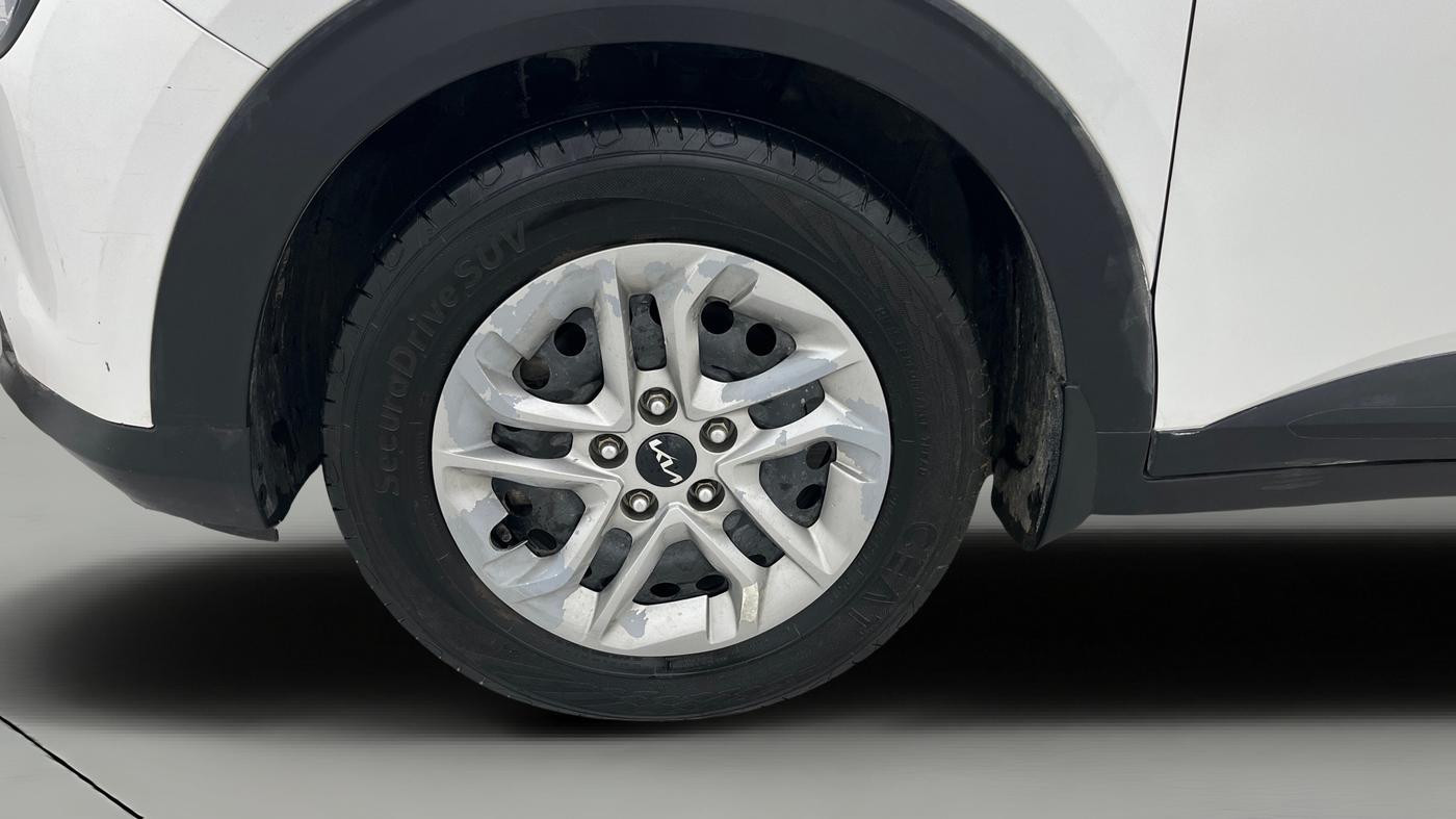 2022 KIA CARENS PRESTIGE PLUS 1.5 DIESEL 7 STR, Diesel, Manual, 83,129 km, Left Front Wheel