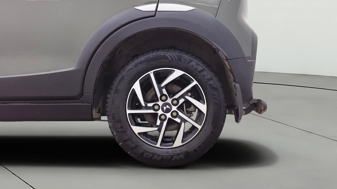 2025 Mahindra XUV 3XO AX5 1.2 L TCMPFi, Petrol, Manual, 7,039 km, Left Rear Wheel
