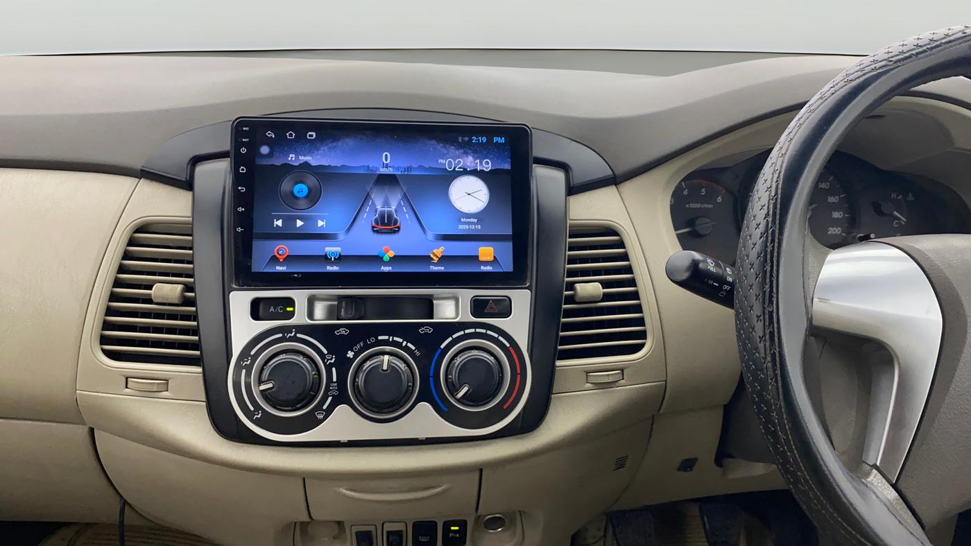 2014 Toyota Innova 2.5 GX 8 STR, Diesel, Manual, 73,985 km, Air Conditioner