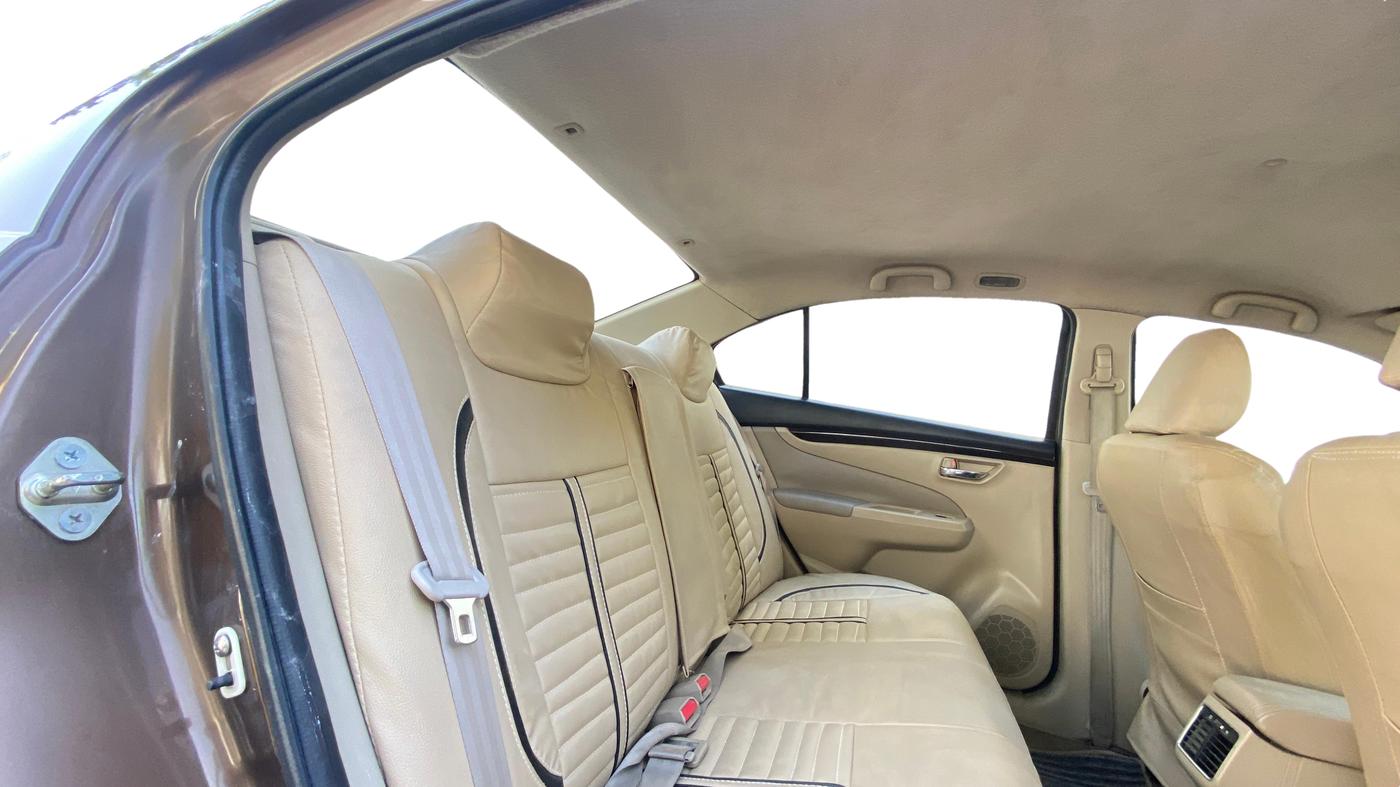 2015 Maruti Ciaz ZDI SHVS, Diesel, Manual, 66,228 km, Right Side Rear Door Cabin
