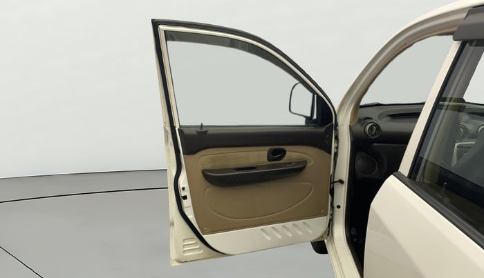 2014 Hyundai Santro Xing GL PLUS, Petrol, Manual, 68,471 km, LHS Front Door