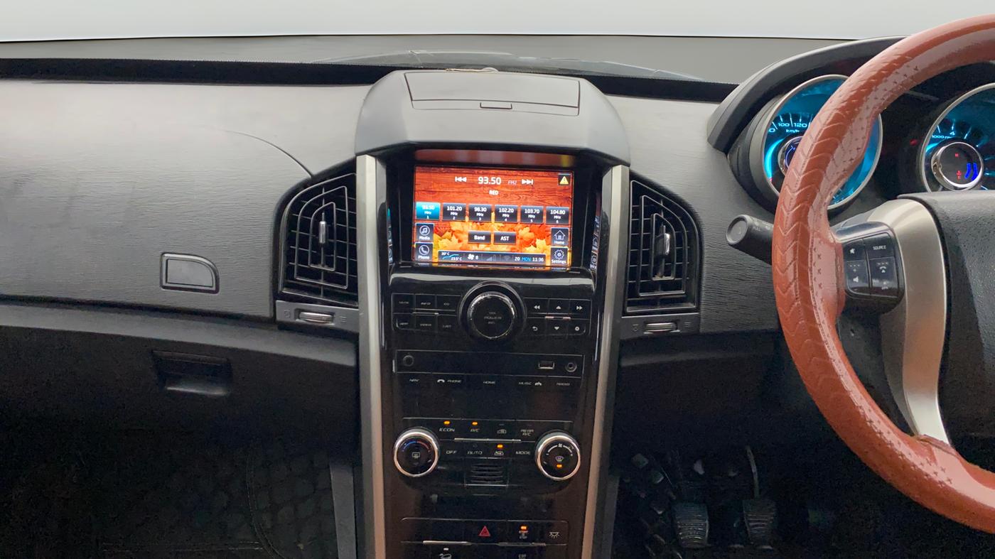2020 Mahindra XUV500 W9, Diesel, Manual, 1,11,960 km, Air Conditioner