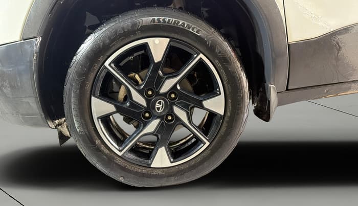 2023 Tata PUNCH ACCOMPLISHED DAZZLE SUNROOF CNG MT, CNG, Manual, 76,917 km, Left Front Wheel