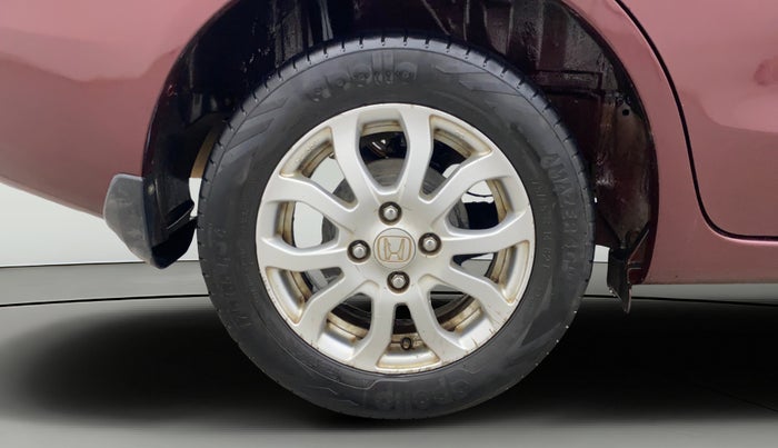 2013 Honda Amaze 1.2L I-VTEC VX, Petrol, Manual, 1,13,051 km, Right Rear Wheel