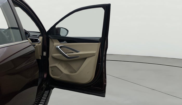 2021 MG HECTOR SHARP 2.0 DIESEL, Diesel, Manual, 1,19,582 km, RHS Front Door