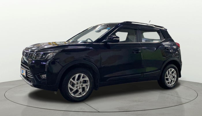 2023 Mahindra XUV300 W8 1.2 PETROL, Petrol, Manual, 51,621 km, Left Front Diagonal