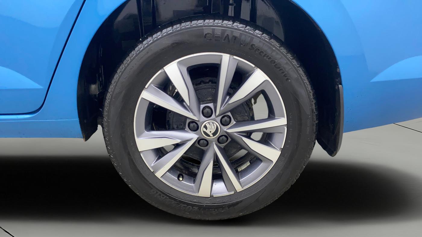 2022 Skoda SLAVIA STYLE 1.0L TSI MT, Petrol, Manual, 33,274 km, Left Rear Wheel