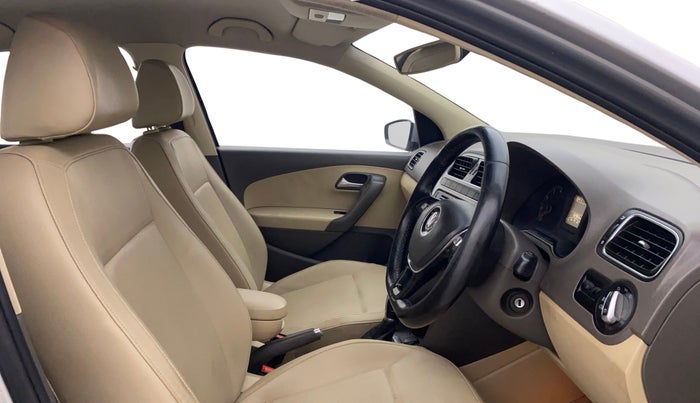 2016 Volkswagen Vento HIGHLINE PETROL AT, Petrol, Automatic, 52,937 km, Right Side Front Door Cabin