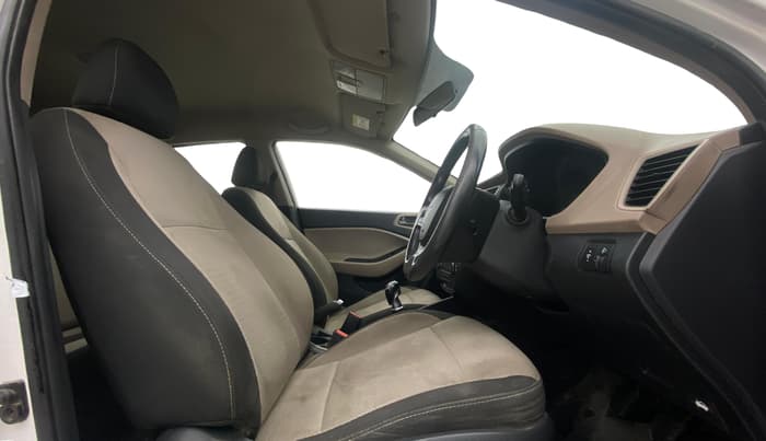 2016 Hyundai Elite i20 ASTA 1.4 CRDI (O), Diesel, Manual, 87,233 km, Right Side Front Door Cabin